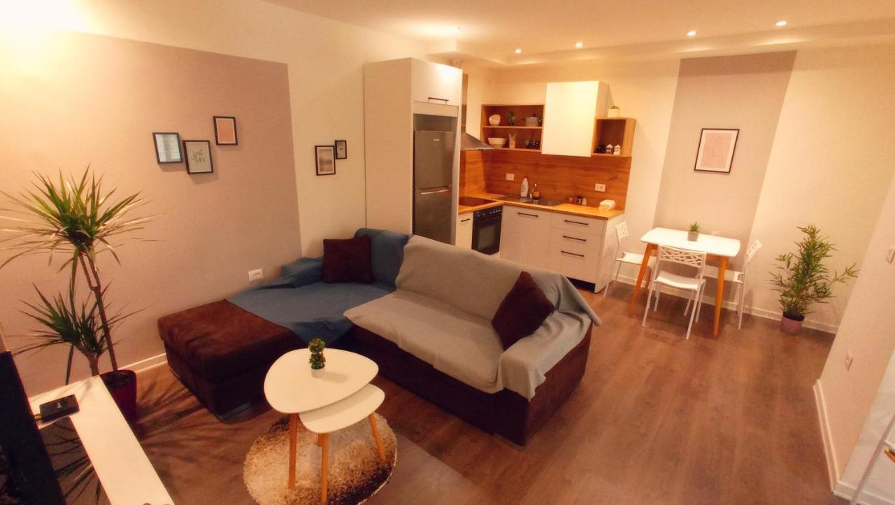Tirana Apartment Garda Eksteriør bilde